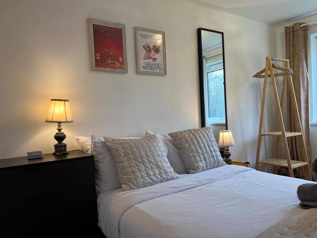 לונדון Great 2 Bedrooms Apartment 15 Mins From The Centre מראה חיצוני תמונה