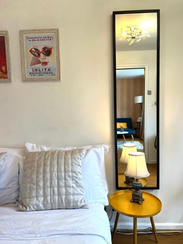 לונדון Great 2 Bedrooms Apartment 15 Mins From The Centre מראה חיצוני תמונה